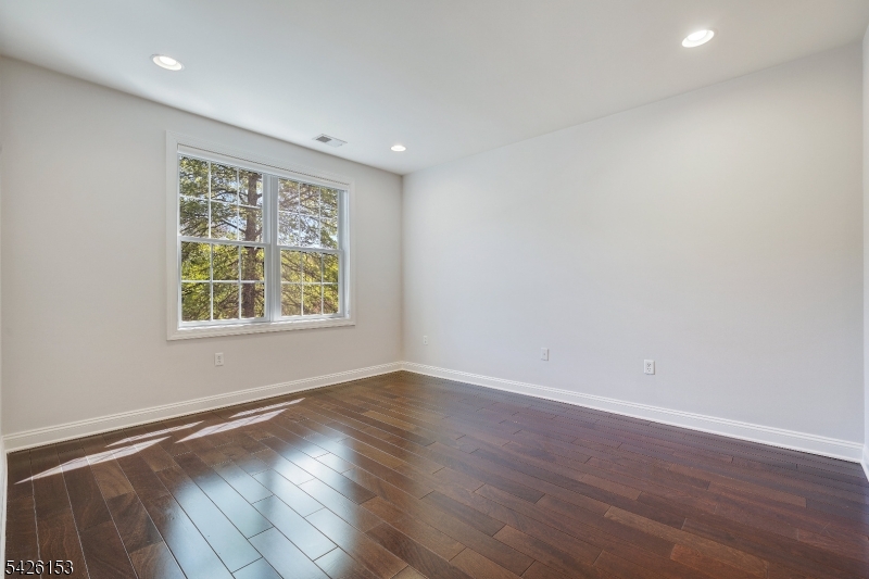 Four Seasons - Residential