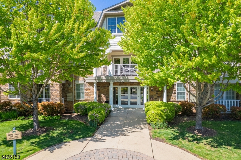 Four Seasons - Residential
