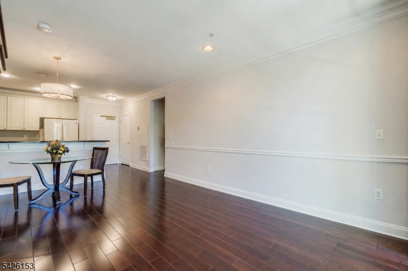 Four Seasons - Residential