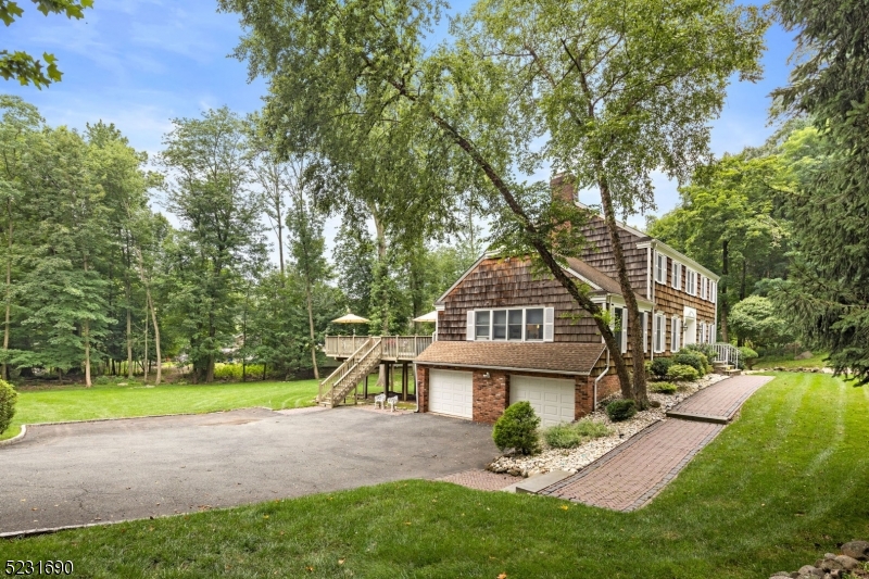 Photo 2 of 36 of 25 Holmehill Ln house