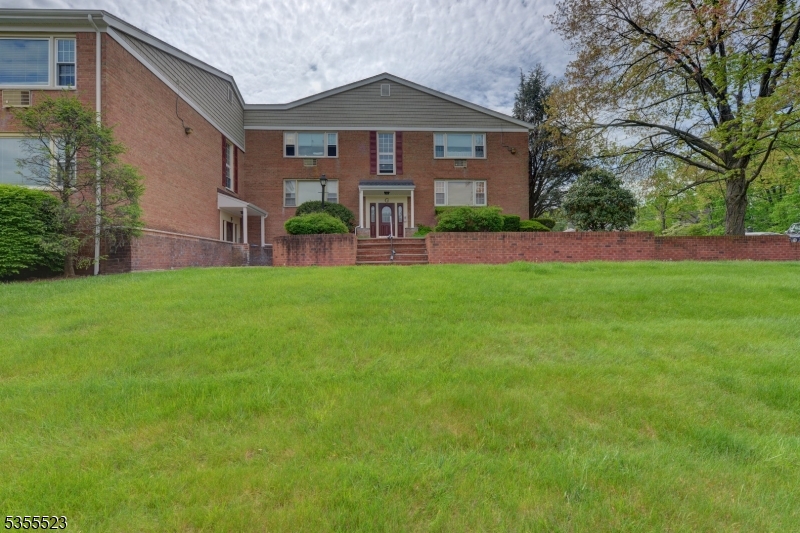 605 Grove St G6 6