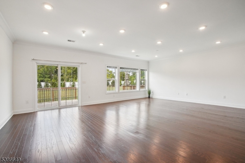 The Grove at Somerset TH - Residential