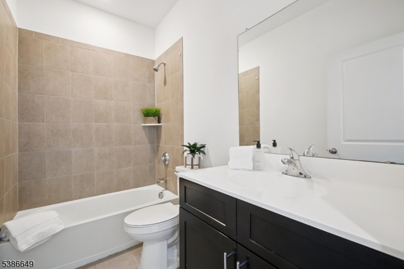 The Grove at Somerset TH - Residential