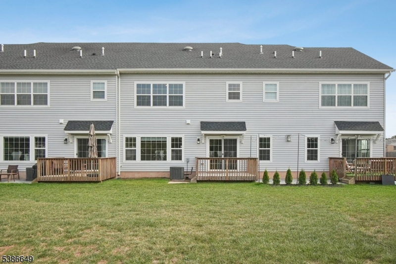 The Grove at Somerset TH - Residential