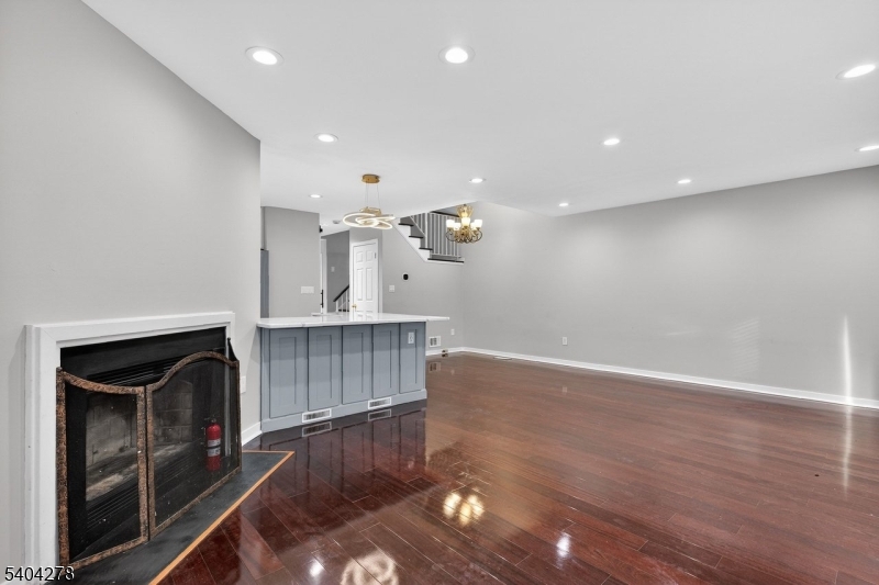 Crossroads - Residential Lease