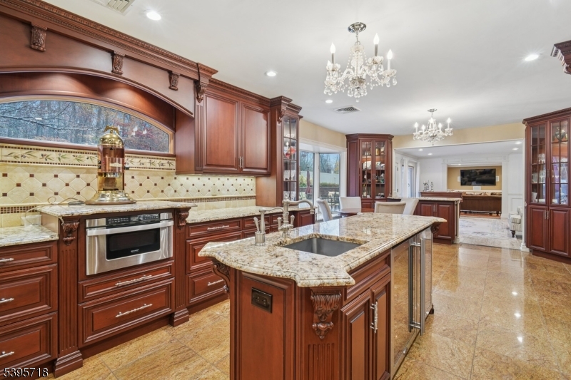 RIKER HILL - Residential