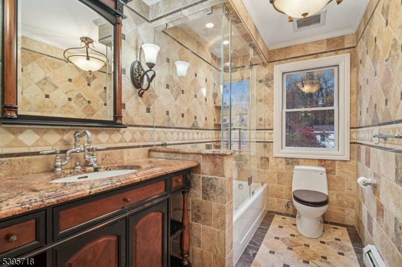 RIKER HILL - Residential