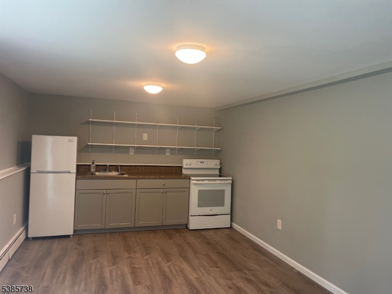 WHITE MEADOW LAKE - Residential