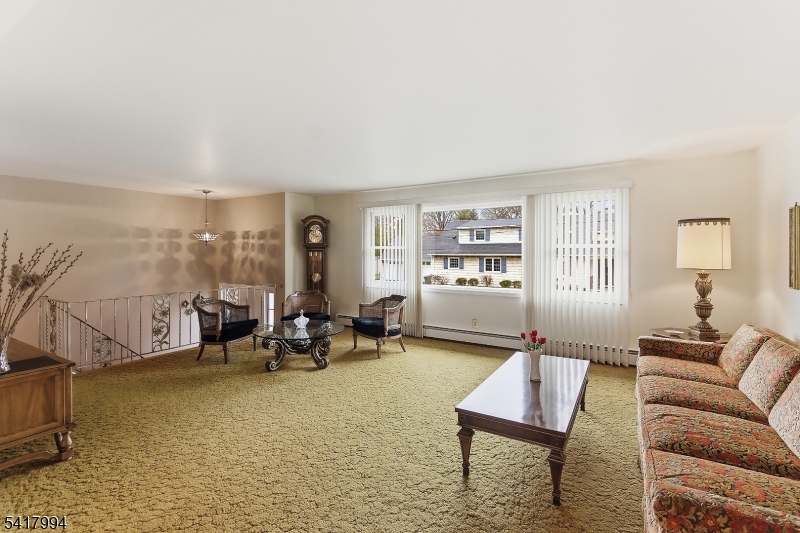 WALNUT/LIVINGSTON - Residential