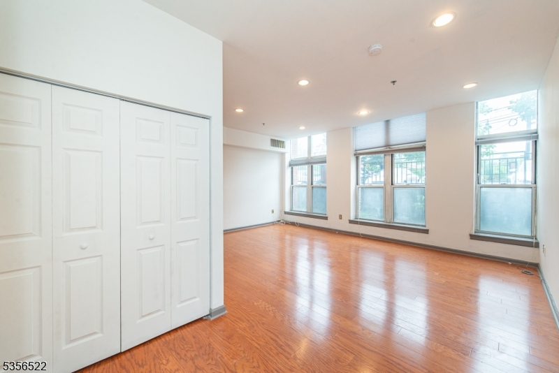 260 Main St 118