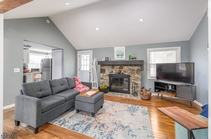 Vernon Twp., New Jersey 07422, United States, 2 Bedrooms Bedrooms, ,1 BathroomBathrooms,Residential,Pending,108040