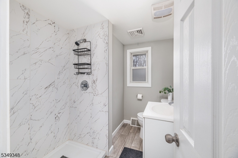 Vernon Twp., New Jersey 07422, United States, 2 Bedrooms Bedrooms, ,1 BathroomBathrooms,Residential,Pending,108040