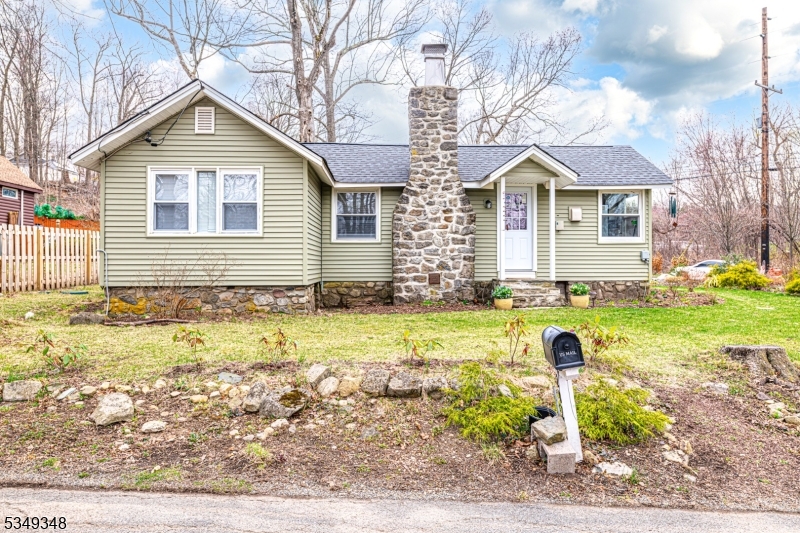 Vernon Twp., New Jersey 07422, United States, 2 Bedrooms Bedrooms, ,1 BathroomBathrooms,Residential,Pending,108040