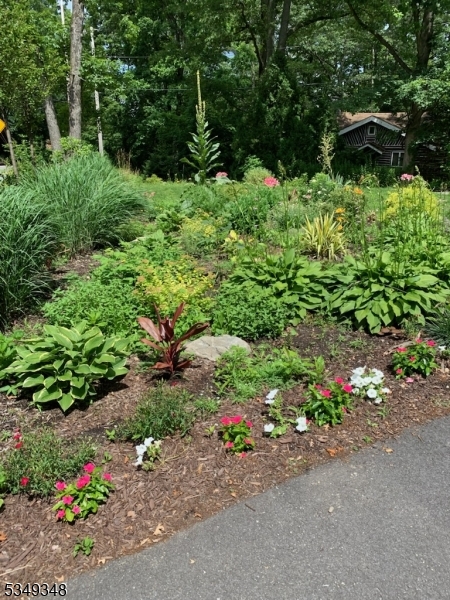 Vernon Twp., New Jersey 07422, United States, 2 Bedrooms Bedrooms, ,1 BathroomBathrooms,Residential,Pending,108040