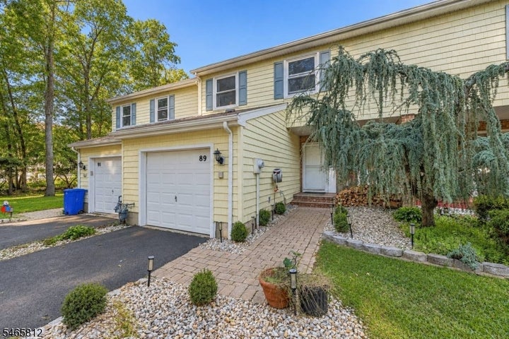 Photo 1 of 34 — 89 Lexington Ln, Wayne Twp., NJ 07470