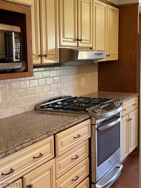 Cromwell Hills - Residential Lease