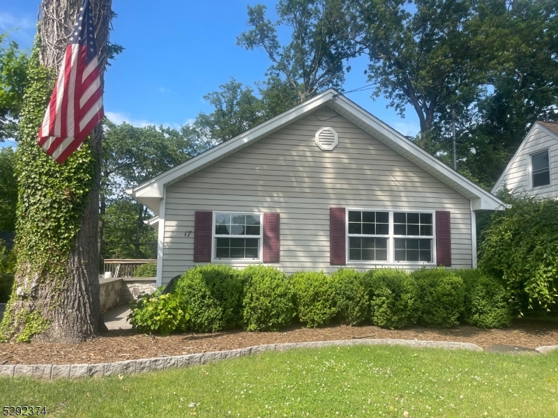 Rainbow Lakes - Residential Lease