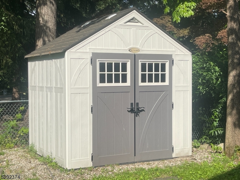 Rainbow Lakes - Residential Lease