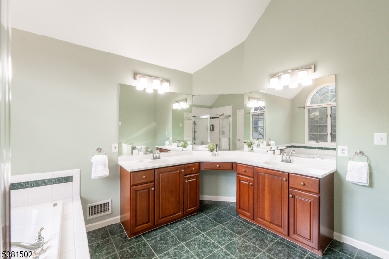 Beacon Crest - Residential