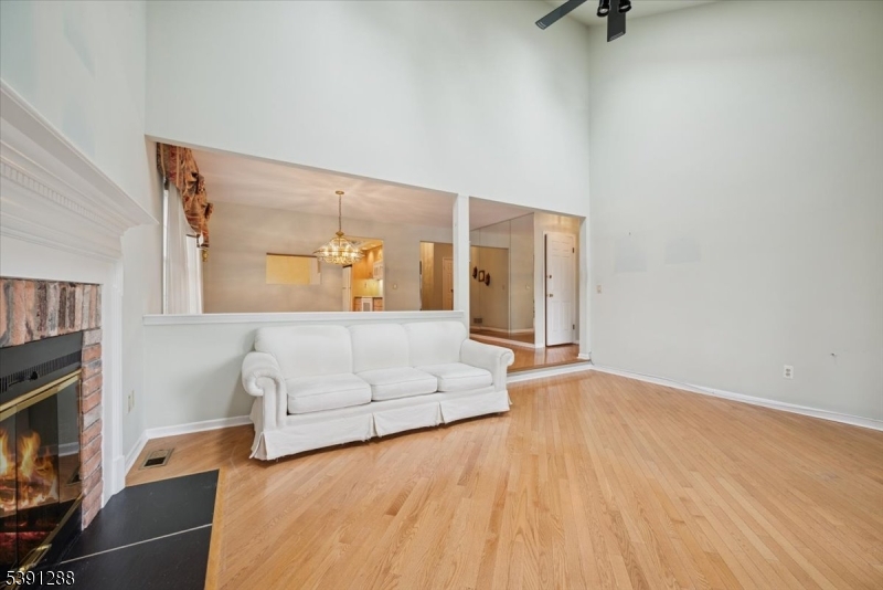 KNOLLCREST - Residential