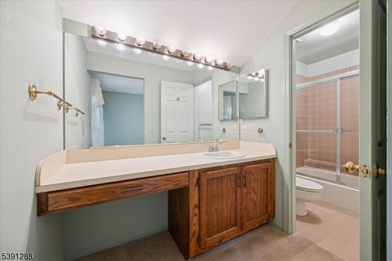 KNOLLCREST - Residential