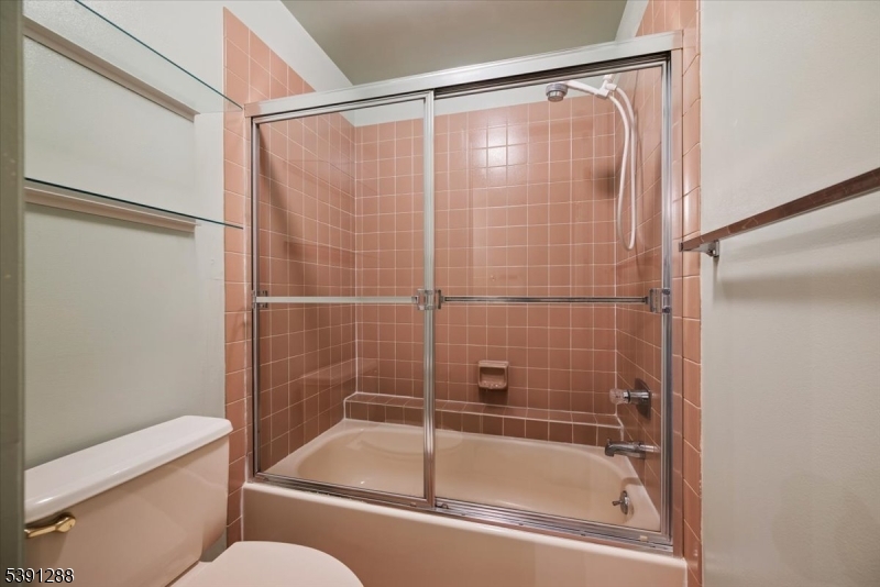 KNOLLCREST - Residential