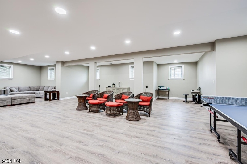 Point of Woods - Residential