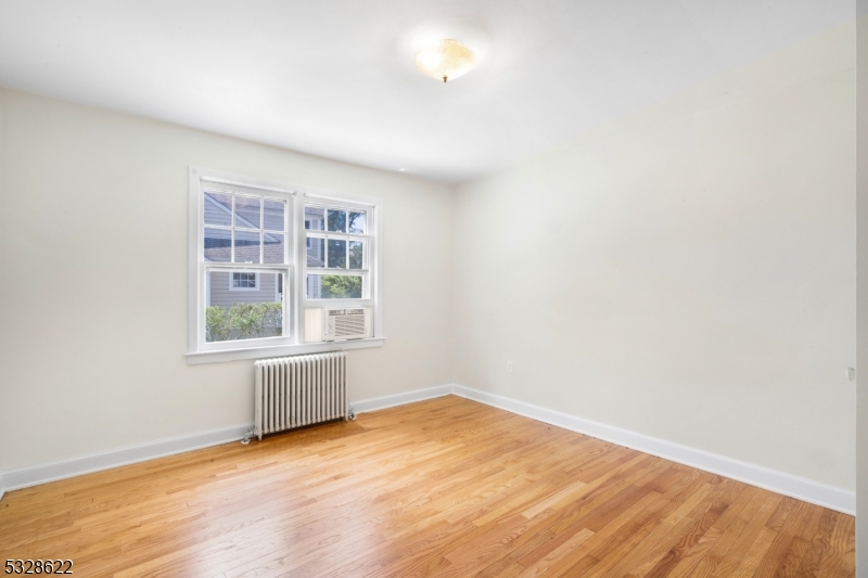 72 E Main St