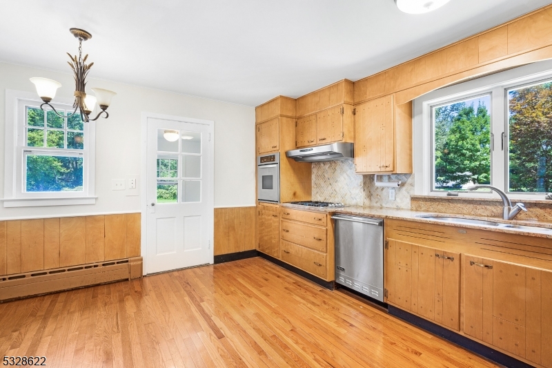 72 E Main St