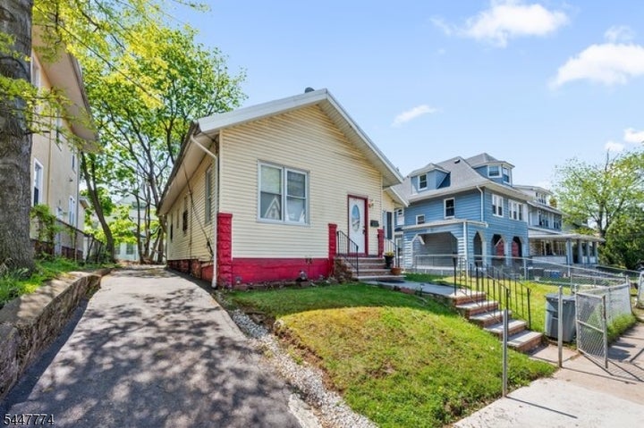 Photo 1 of 9 — 42 Scheerer Ave, Newark City, NJ 07112