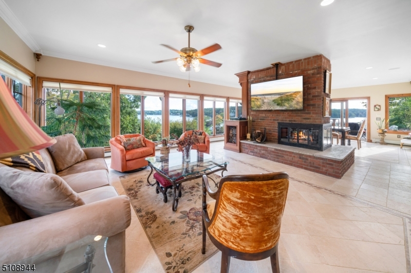 Main Lake - Residential