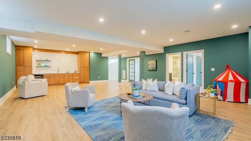 Burnet Hill - Residential