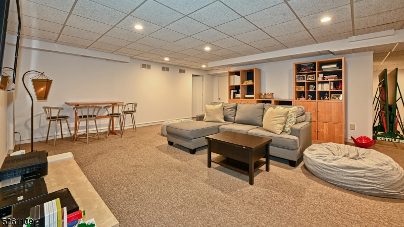 INDIAN HILLS - Residential