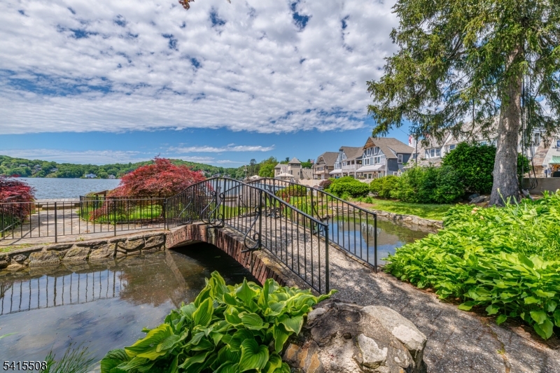 LAKE MOHAWK - Residential