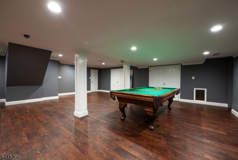 Riker Hill - Residential