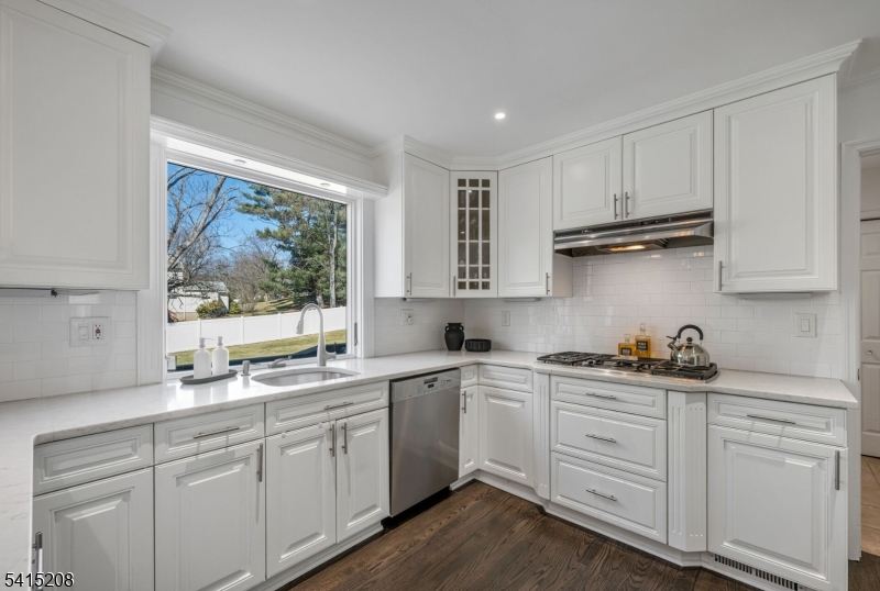 Riker Hill - Residential