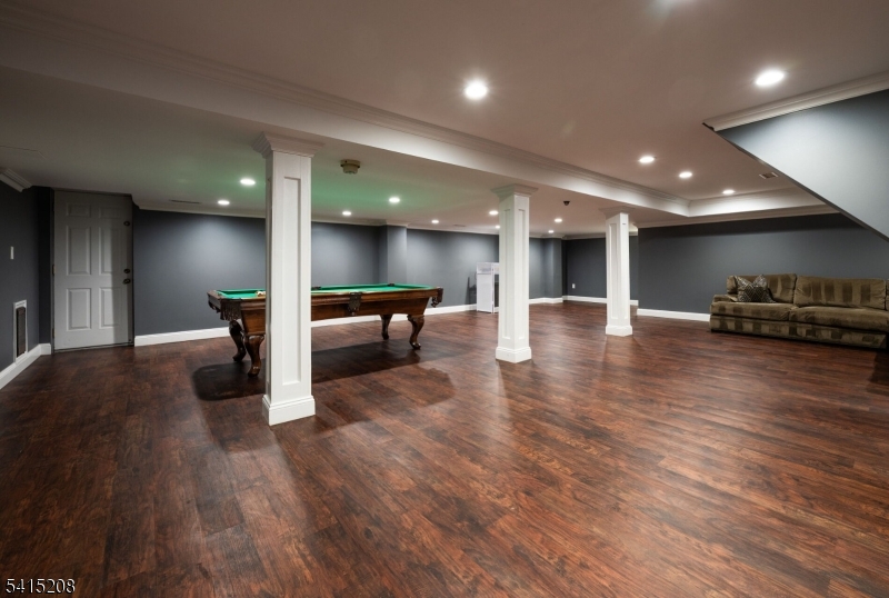 Riker Hill - Residential