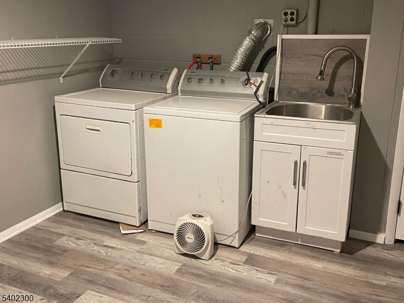 WHITE MEADOW LAKE - Residential