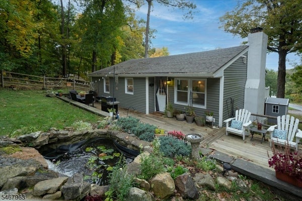 8 LAKEVIEW DR, HAMBURG, NJ 07419 - Image 2c281a1682f6481d3918dceda83e6ef5/569215580