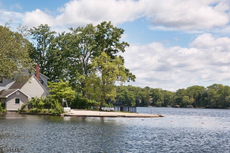 CEDAR LAKE - Residential