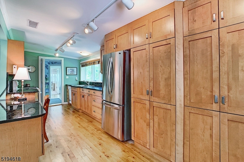 CEDAR LAKE - Residential