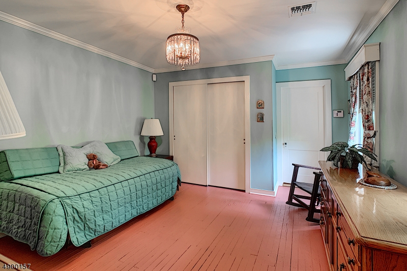 CEDAR LAKE - Residential