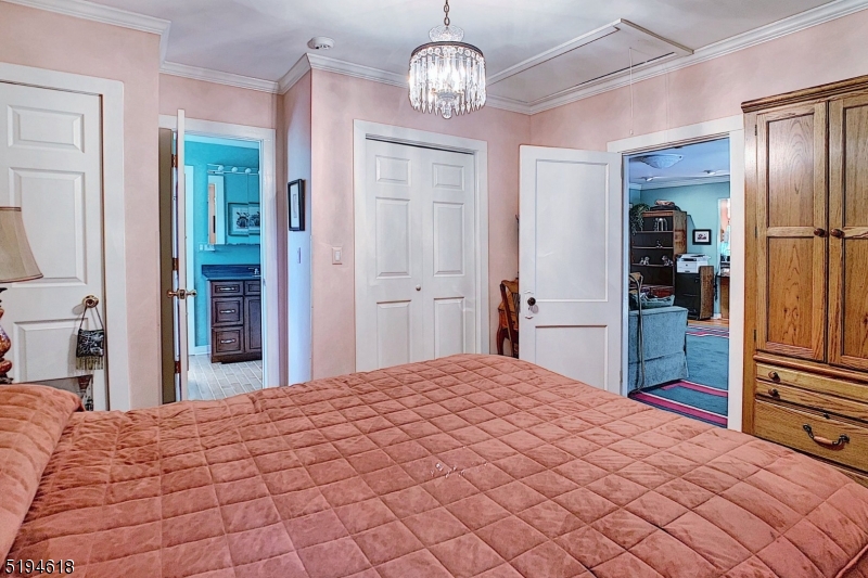 CEDAR LAKE - Residential