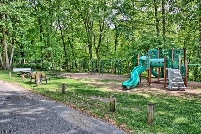 CEDAR LAKE - Residential