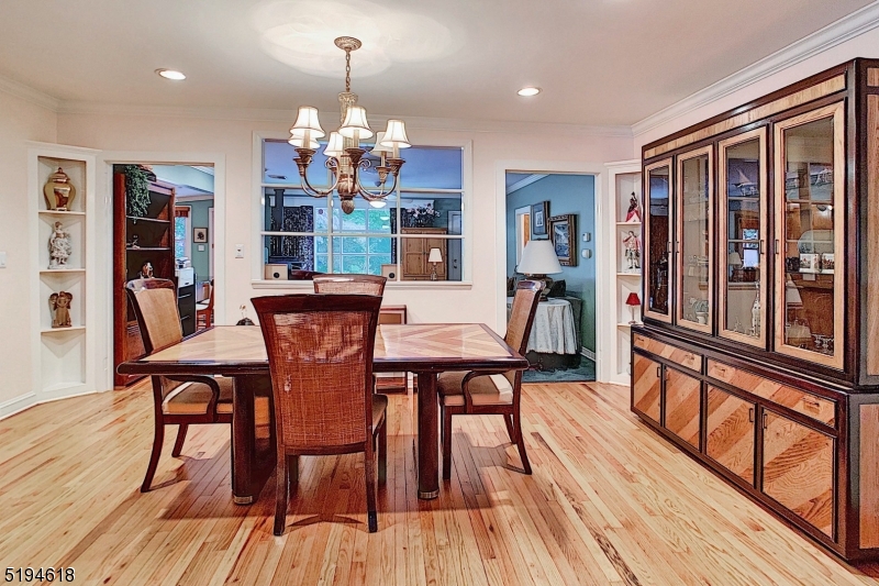 CEDAR LAKE - Residential