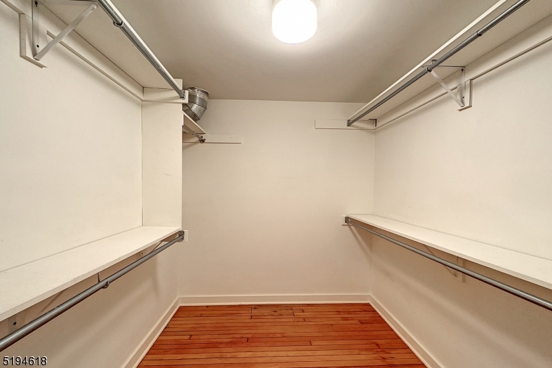 CEDAR LAKE - Residential