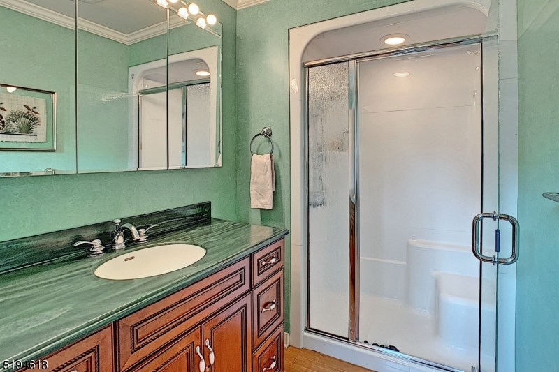 CEDAR LAKE - Residential