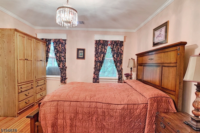 CEDAR LAKE - Residential