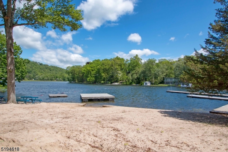 CEDAR LAKE - Residential