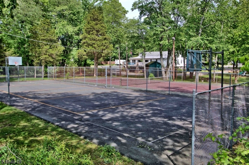 CEDAR LAKE - Residential